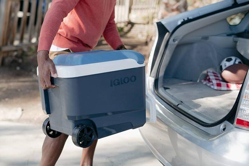 Igloo MaxCold 40 Qt Ice 38 Litre Wheeled Cooler Box - Image 2